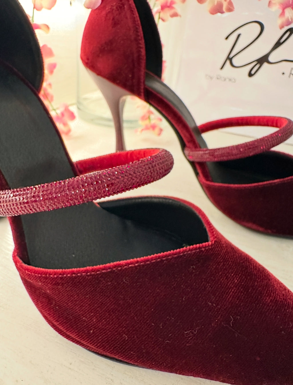 Μπορντό γόβα με στρας