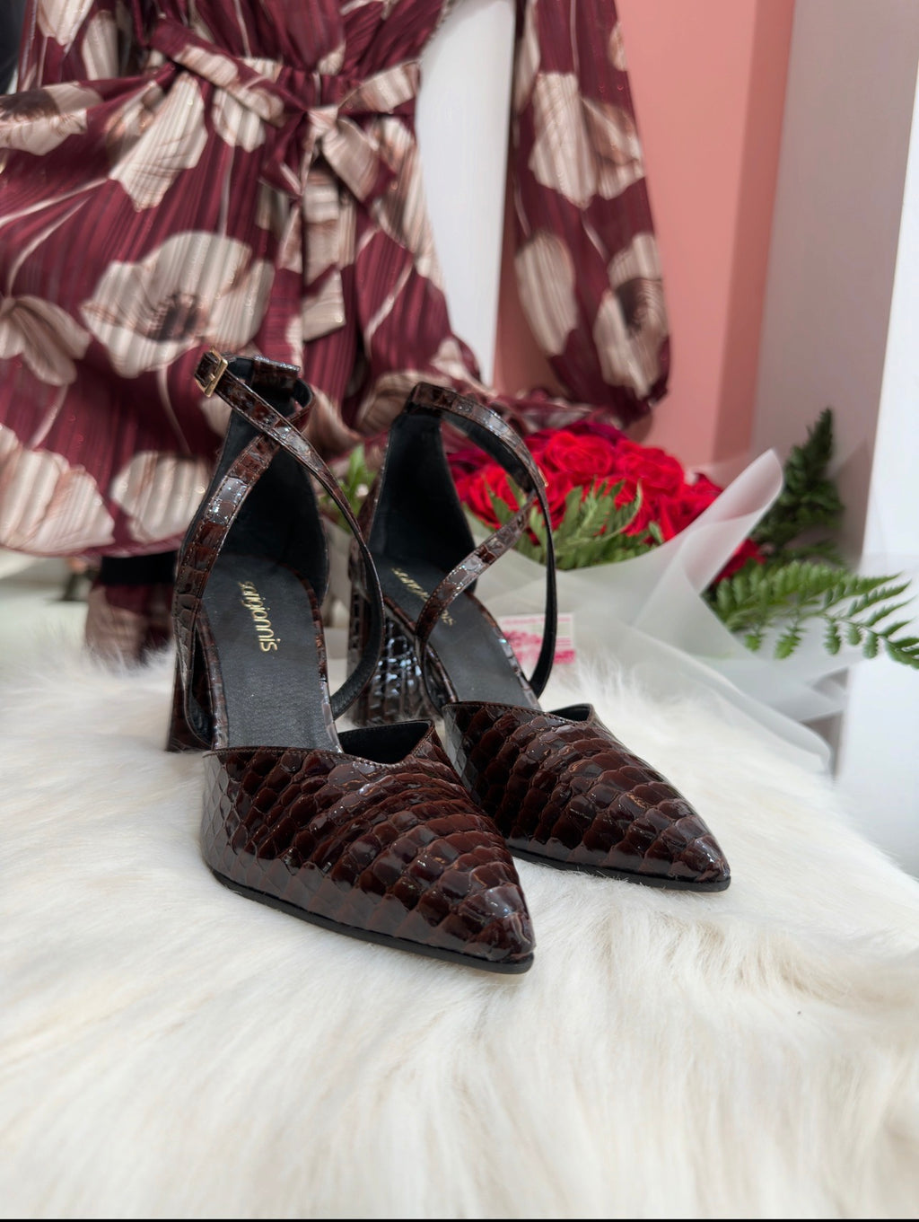 Γόβες λουστρίνι Croco