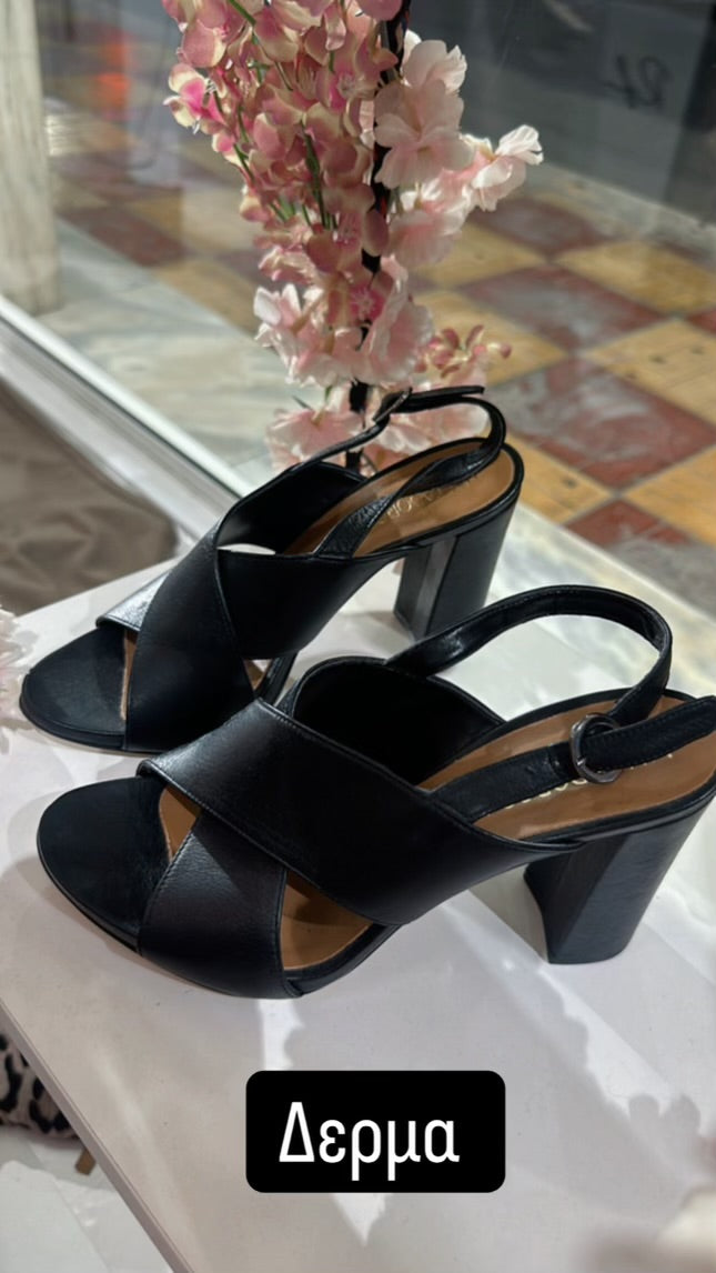 Δερμάτινο πέδιλο