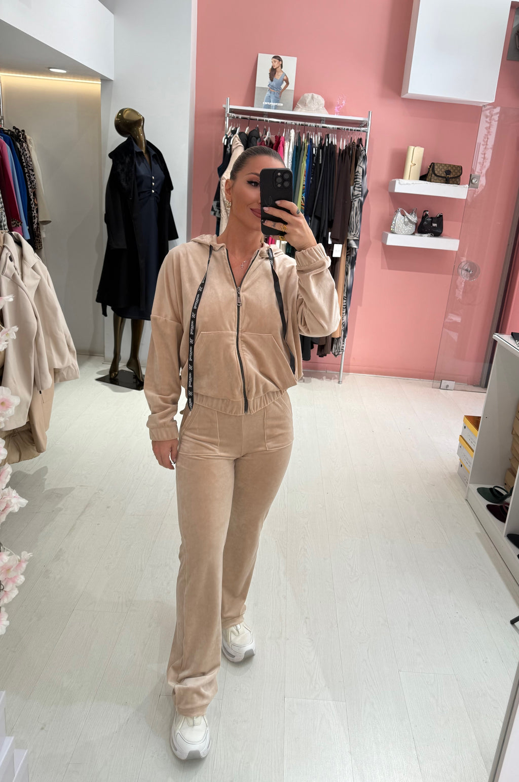 Σετ βελουτε φορμα εκρού