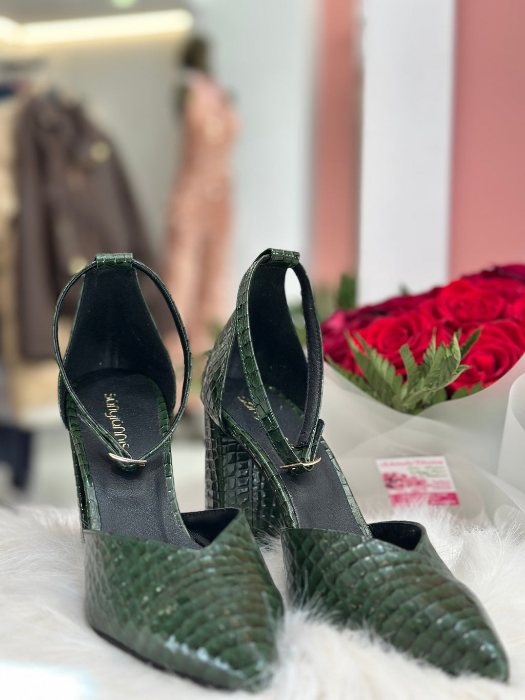 Γόβα λουστρίνι Croco